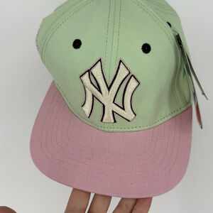 New York YANKEES Pro Standard PINK & GREEN Snapback Baseball Hat Cap OS NWT